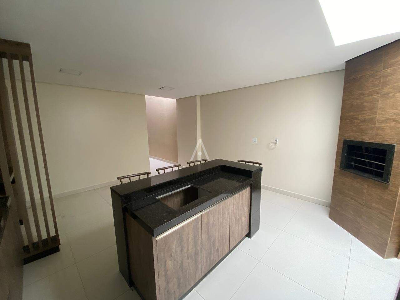 Casa Residencial para para aluguel no Bairro CANADA em CASCAVEL: 