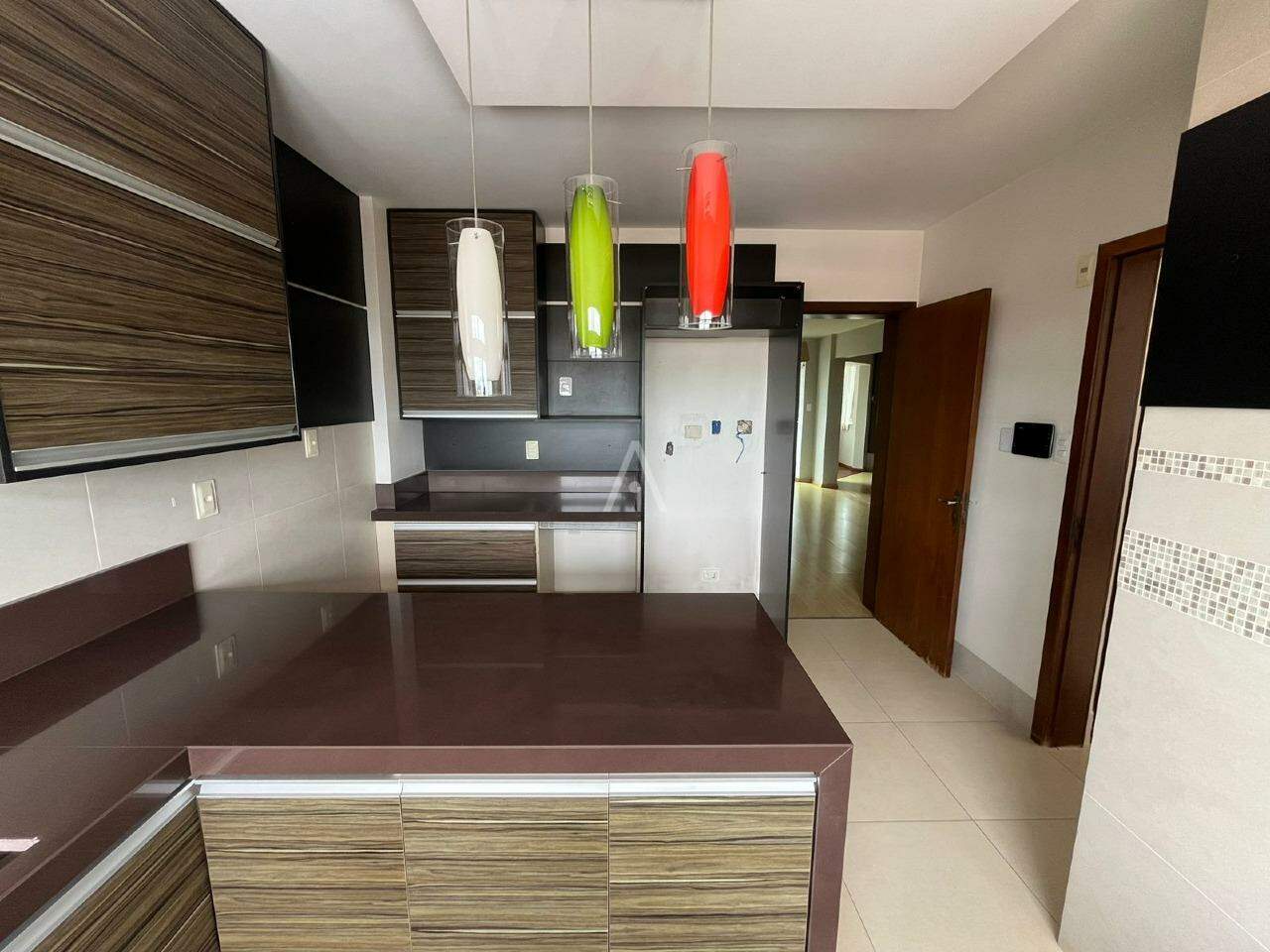 Apartamento para para aluguel no Bairro CENTRO em TOLEDO: