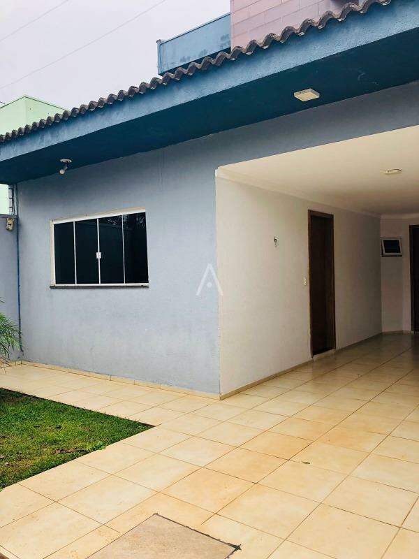 Sobrado para à venda no Bairro REGIAO DO LAGO em CASCAVEL: 