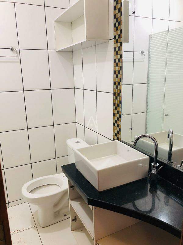 Sobrado para à venda no Bairro REGIAO DO LAGO em CASCAVEL:
