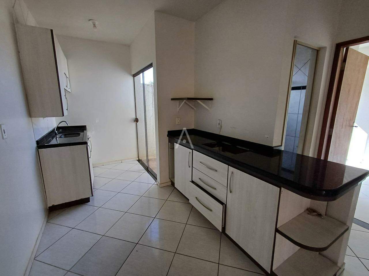 Casa Residencial para para aluguel no Bairro SANTA CRUZ em CASCAVEL: 