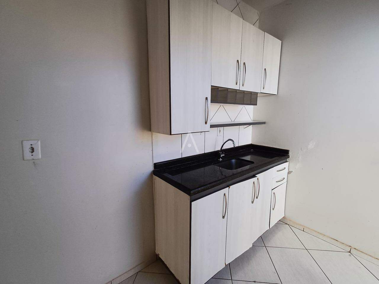 Casa Residencial para para aluguel no Bairro SANTA CRUZ em CASCAVEL: 