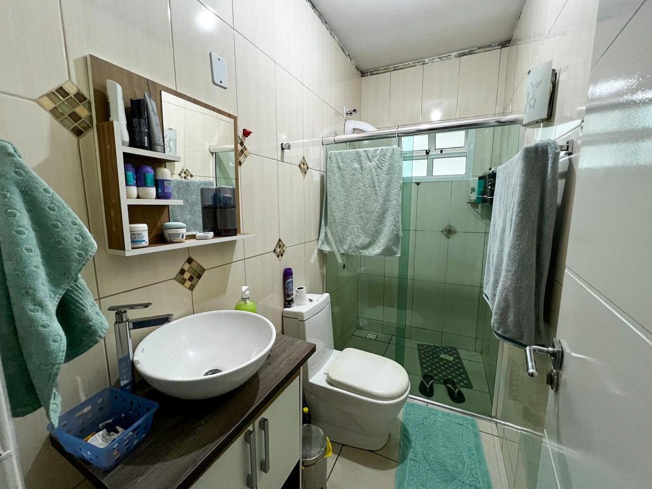 Casa Residencial para à venda no Bairro PERIOLO em CASCAVEL: 