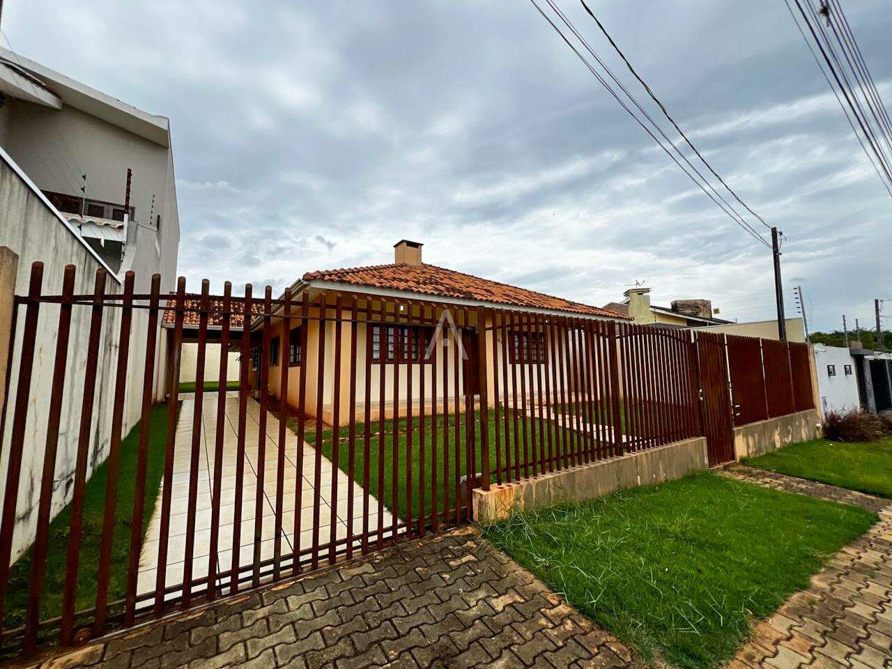 Casa Residencial para à venda no Bairro RECANTO TROPICAL em CASCAVEL: