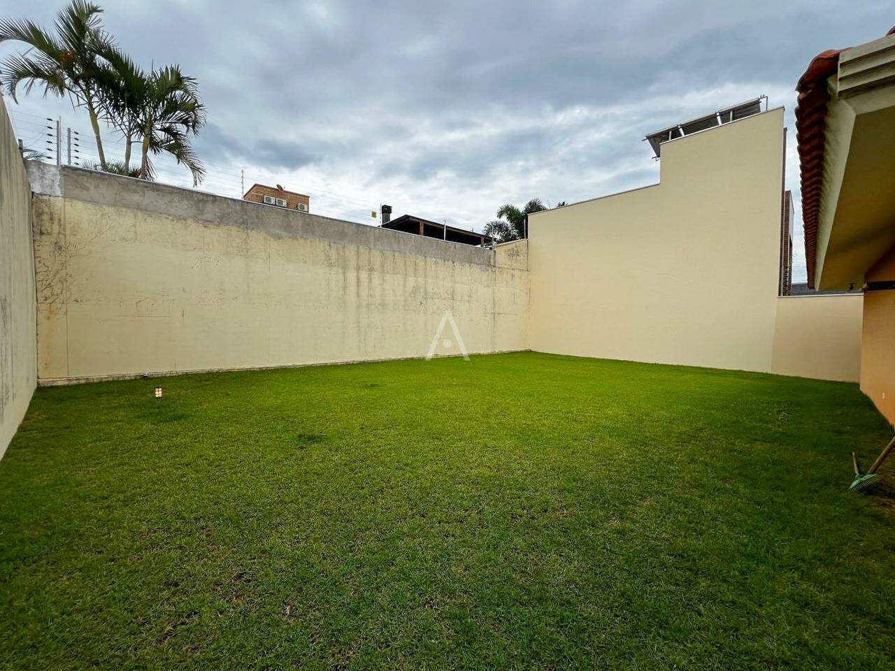 Casa Residencial para à venda no Bairro RECANTO TROPICAL em CASCAVEL: