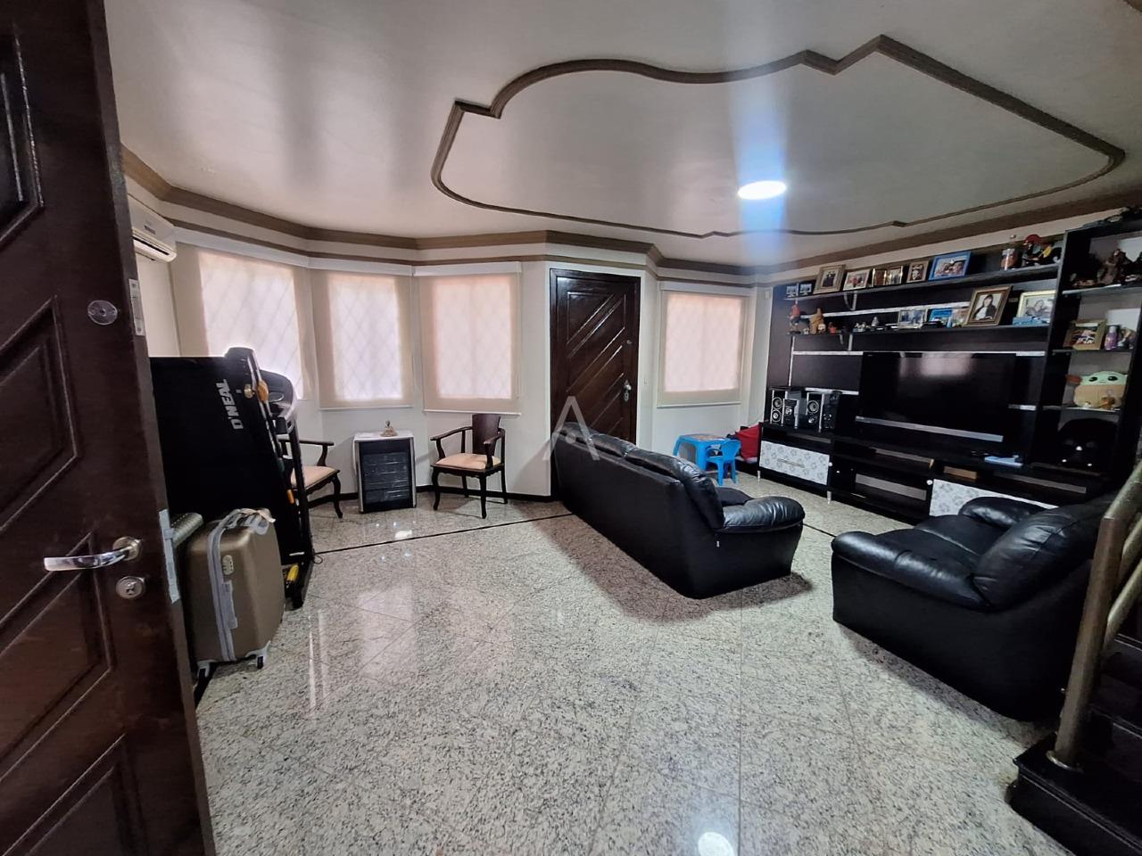 Sobrado para à venda no Bairro NEVA em CASCAVEL: Sala Jantar