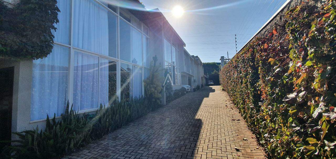 Casa Residencial para à venda no Bairro CANADA em CASCAVEL: 