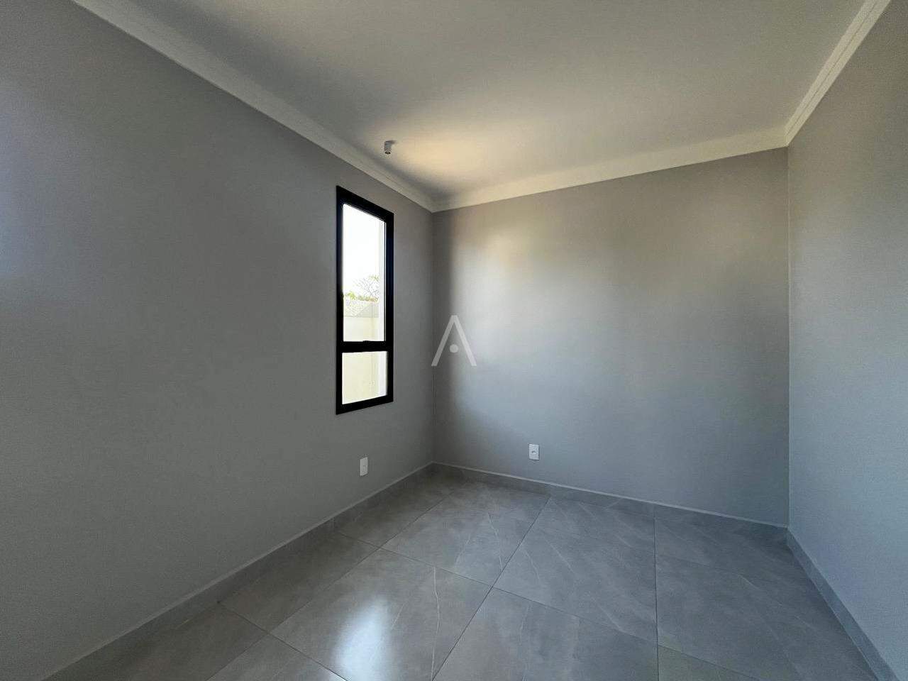 Casa Residencial para à venda no Bairro 14 DE NOVEMBRO em CASCAVEL: 