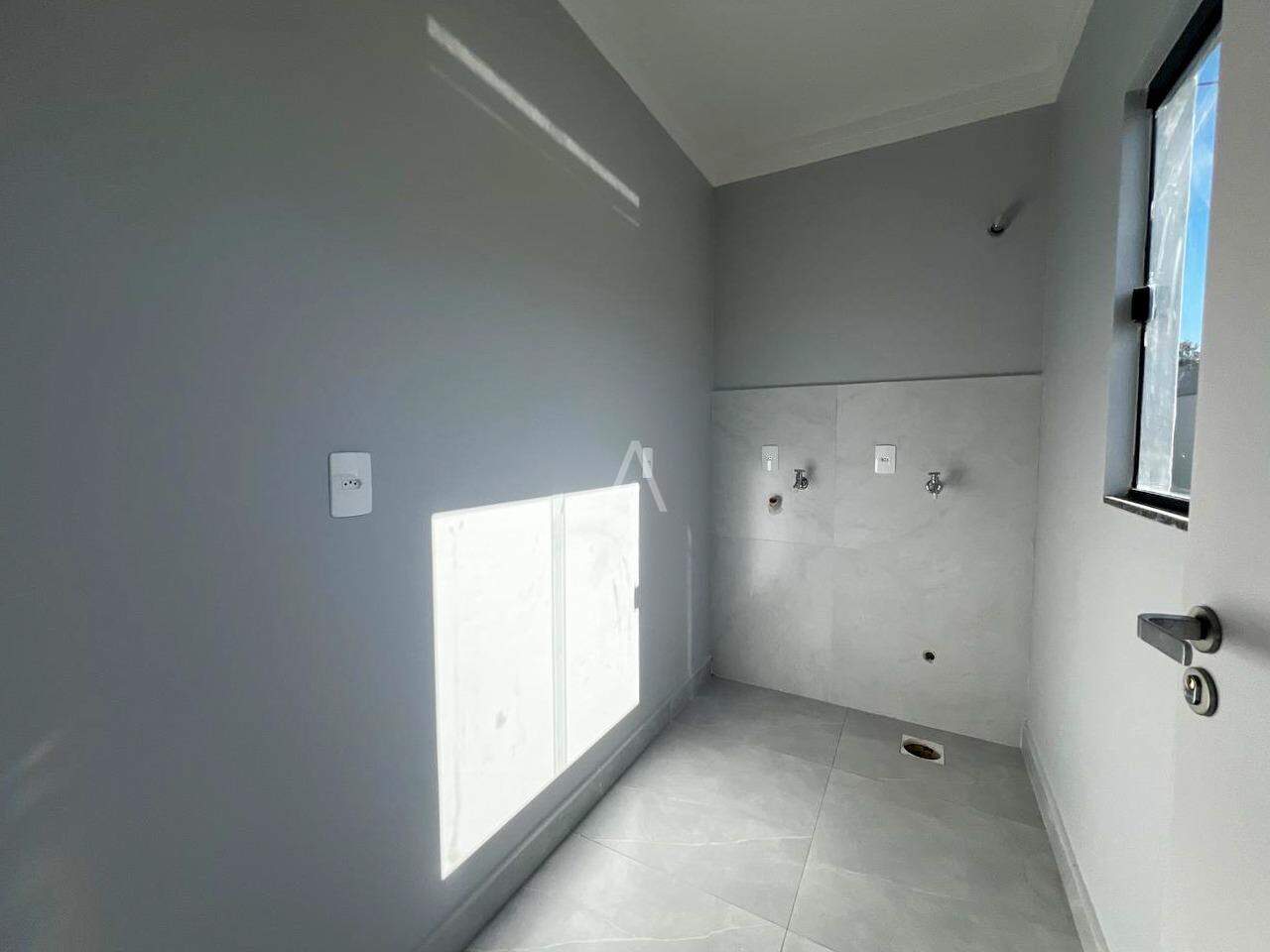 Casa Residencial para à venda no Bairro 14 DE NOVEMBRO em CASCAVEL: 