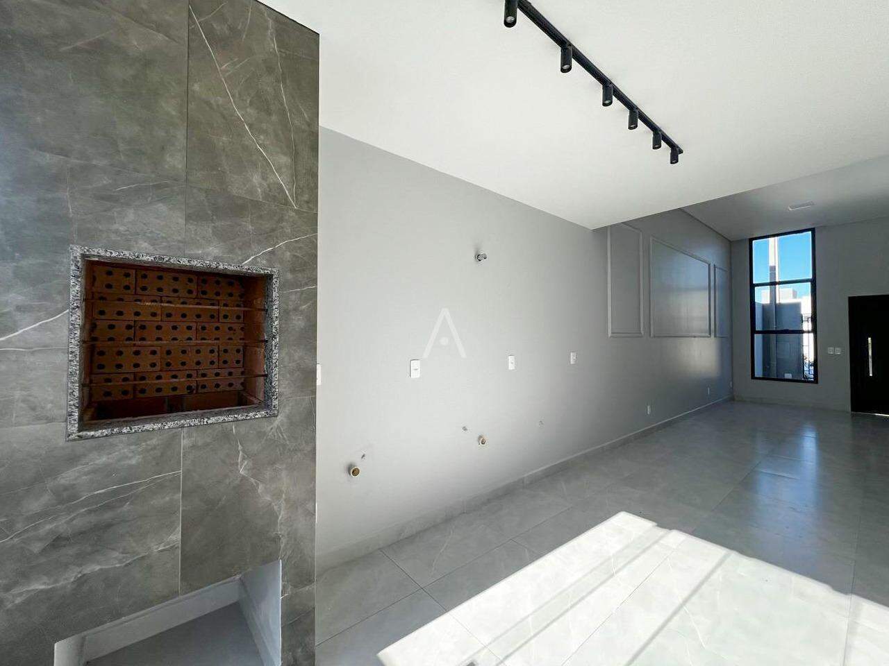 Casa Residencial para à venda no Bairro 14 DE NOVEMBRO em CASCAVEL: