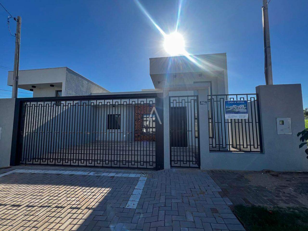 Casa Residencial para à venda no Bairro 14 DE NOVEMBRO em CASCAVEL: 