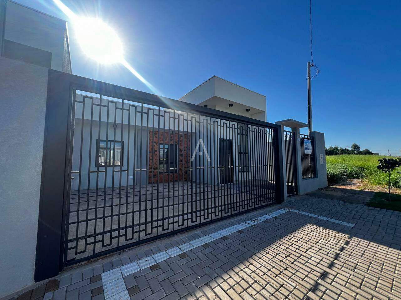 Casa Residencial para à venda no Bairro 14 DE NOVEMBRO em CASCAVEL: 