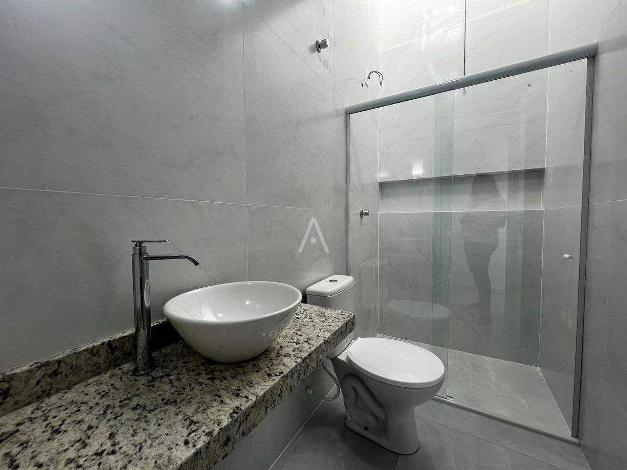 Casa Residencial para à venda no Bairro 14 DE NOVEMBRO em CASCAVEL: 