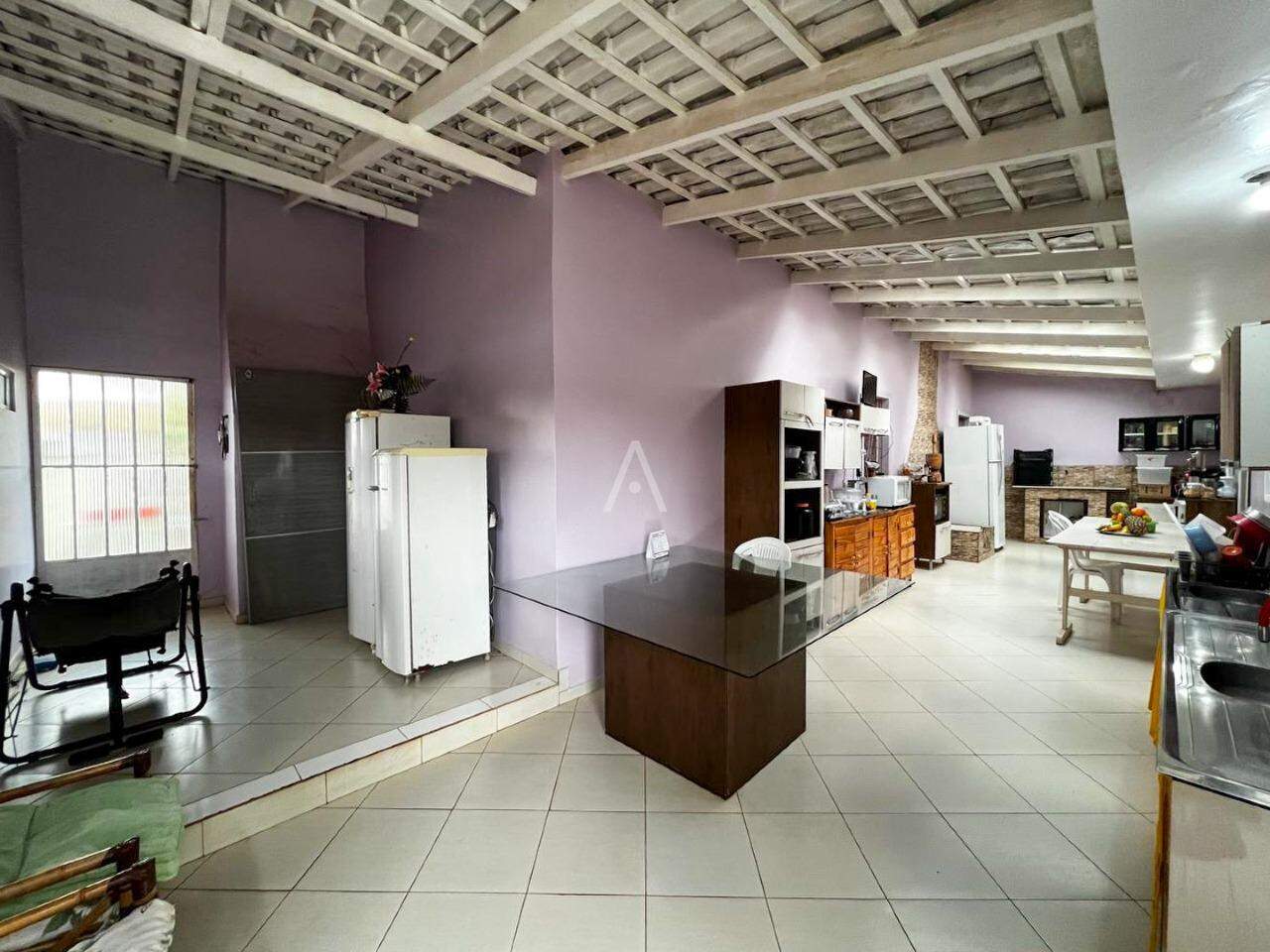Casa Residencial para à venda no Bairro NEVA em CASCAVEL: 