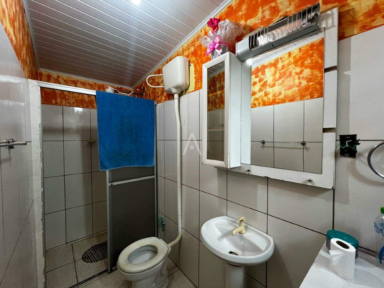 Casa Residencial para à venda no Bairro NEVA em CASCAVEL: 