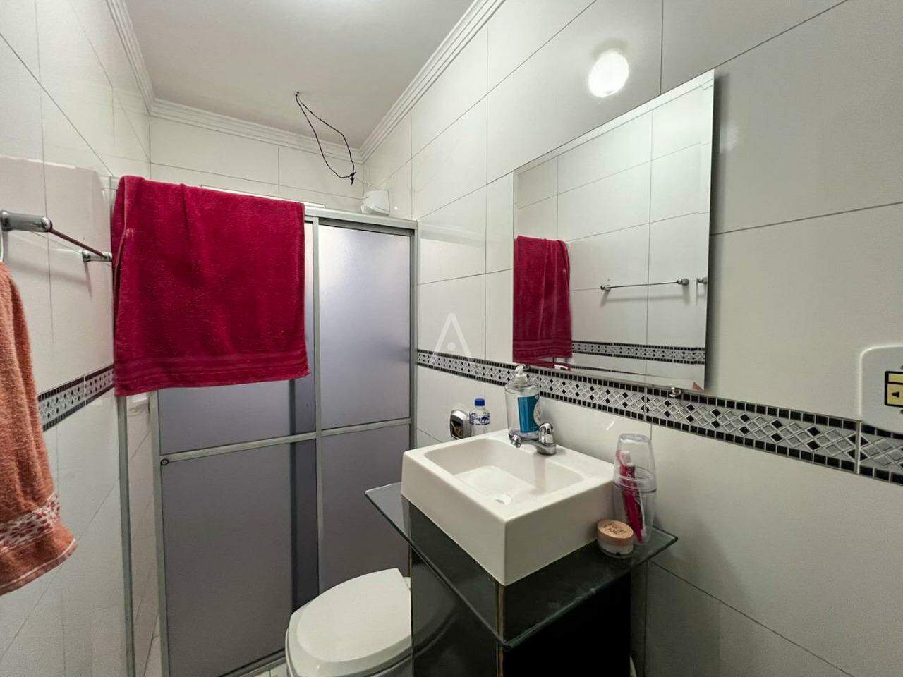 Casa Residencial para à venda no Bairro NEVA em CASCAVEL: 