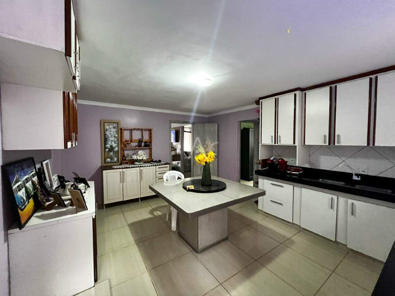 Casa Residencial para à venda no Bairro NEVA em CASCAVEL: 