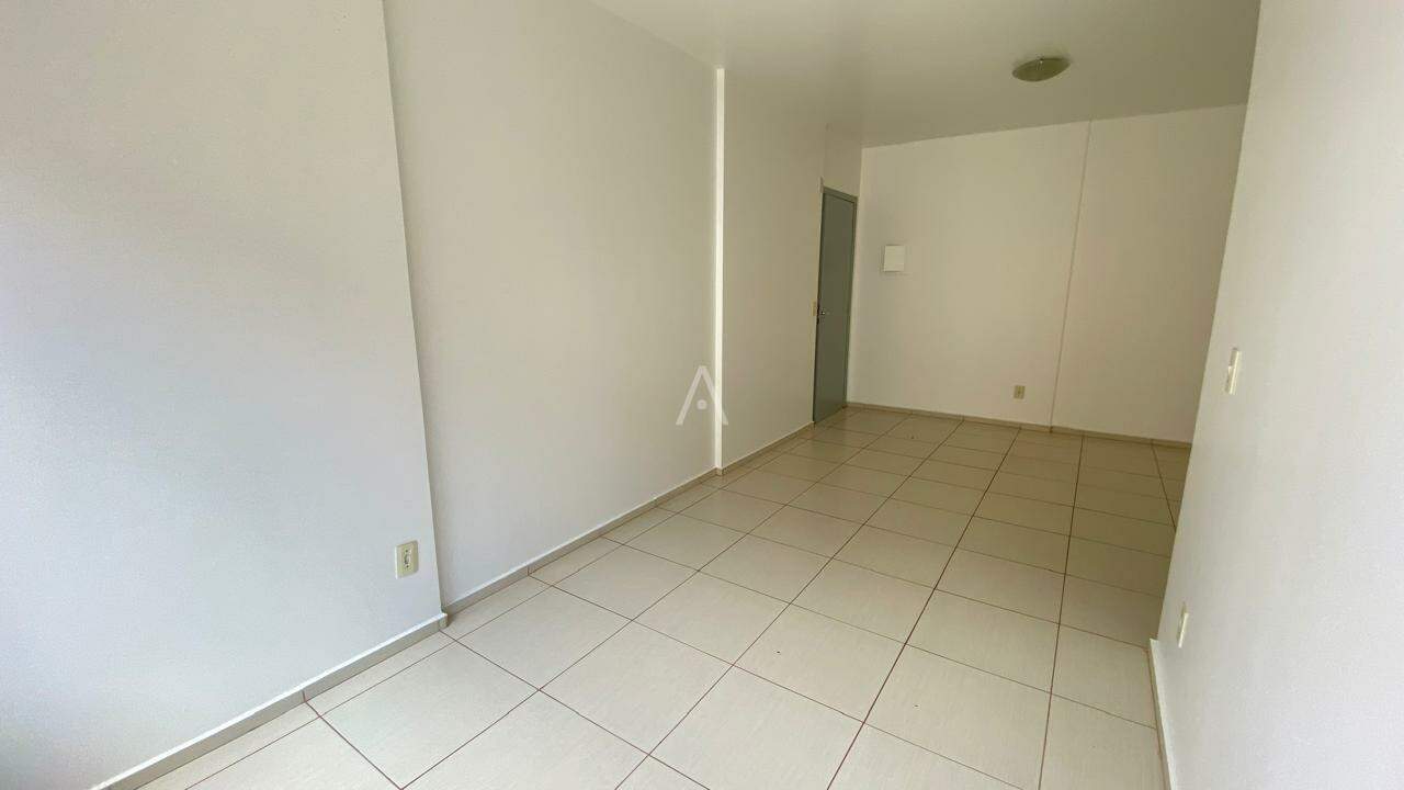Apartamento para para aluguel no Bairro COUNTRY em CASCAVEL: 