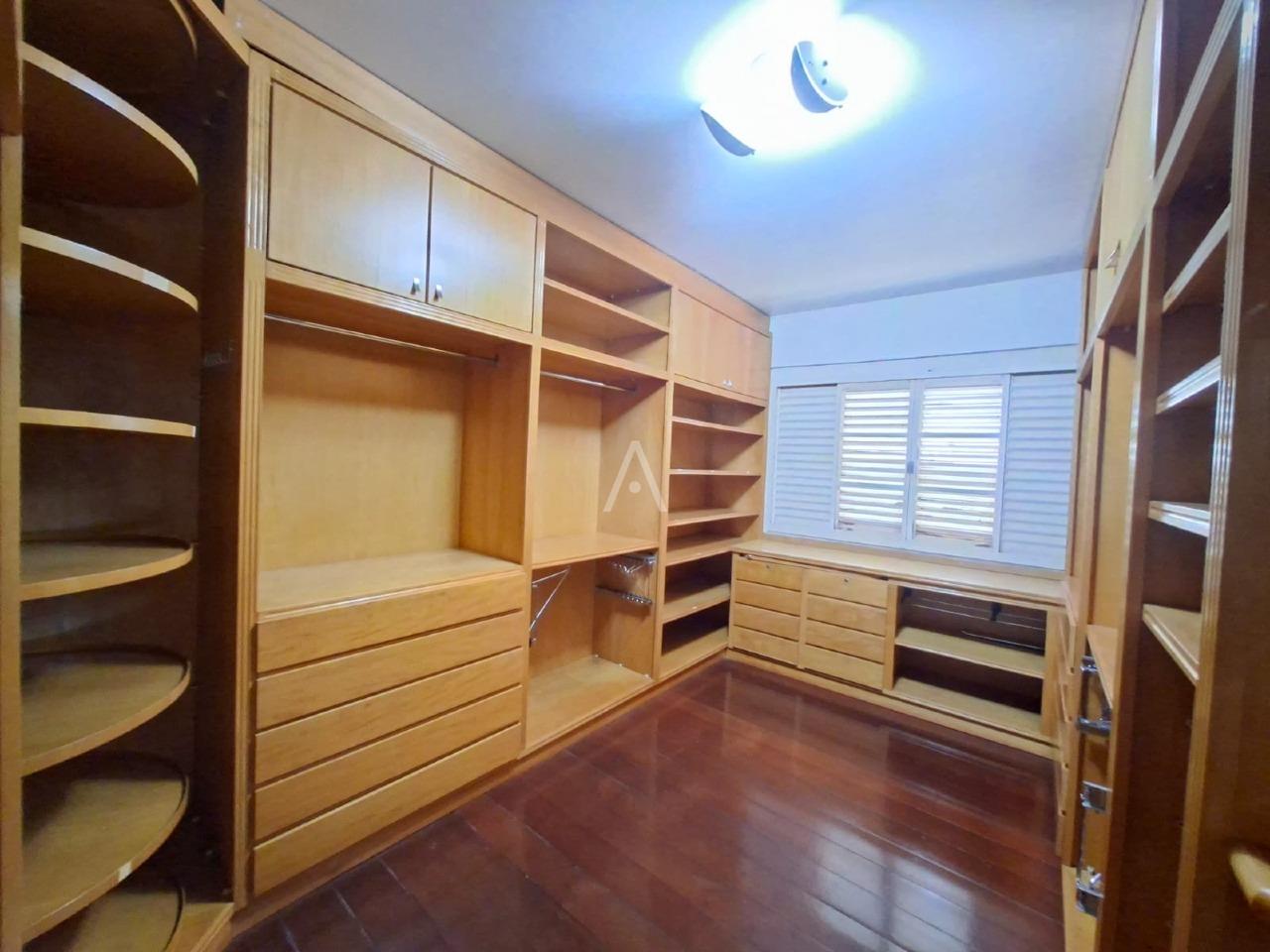 Sobrado para para aluguel no Bairro MARIA LUIZA em CASCAVEL: CLOSET SUITE MASTER 