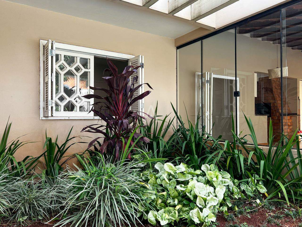 Sobrado para para aluguel no Bairro CENTRO em CASCAVEL: 