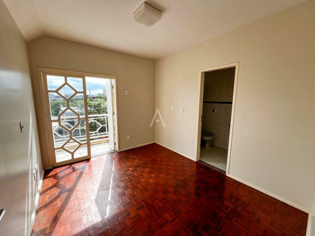 Sobrado para para aluguel no Bairro CENTRO em CASCAVEL: 