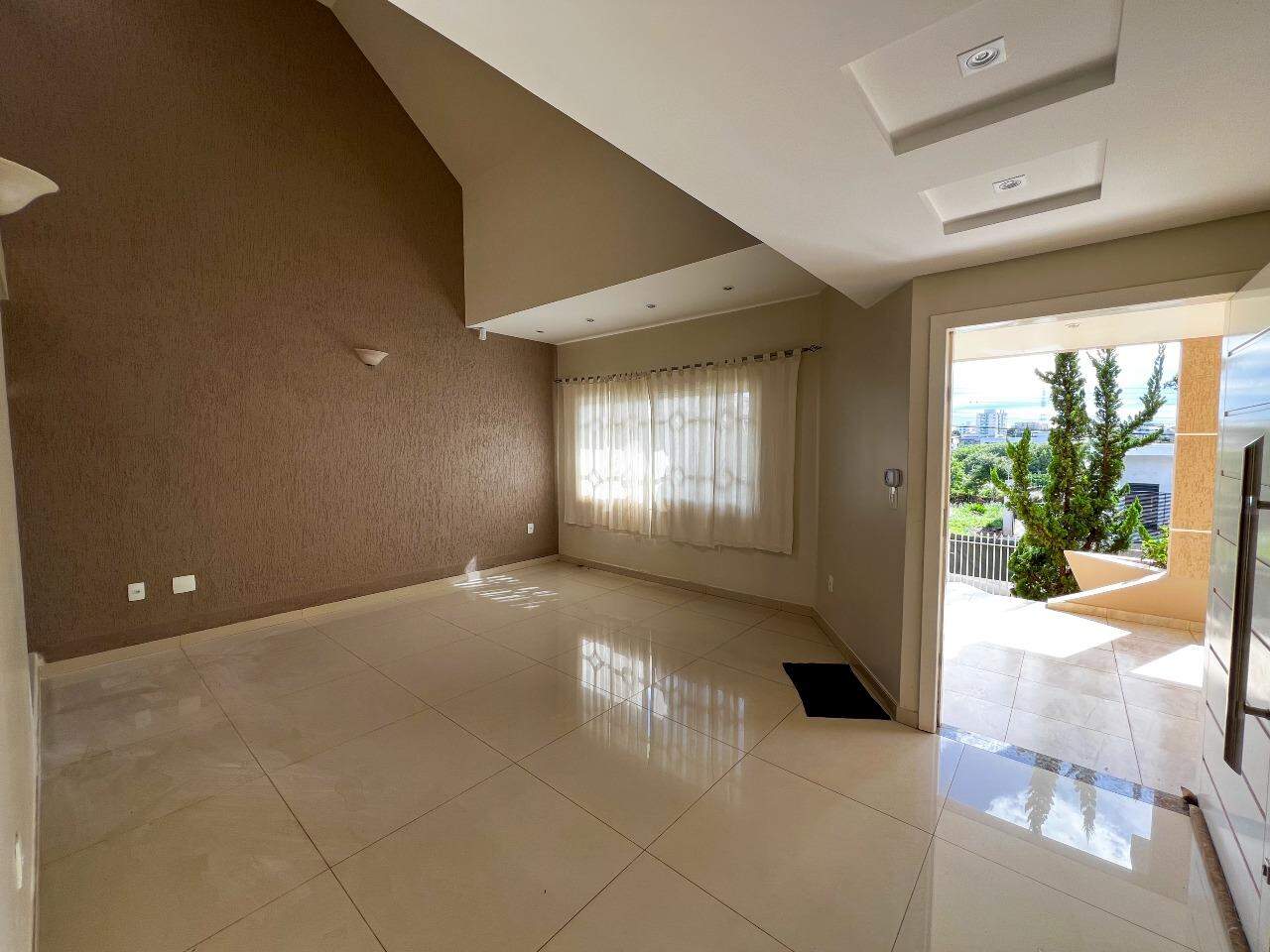 Sobrado para para aluguel no Bairro CENTRO em CASCAVEL: 