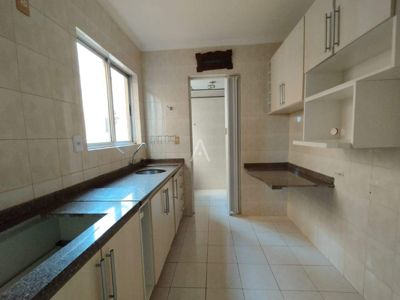 Apartamento para para aluguel no Bairro CENTRO em CASCAVEL: 