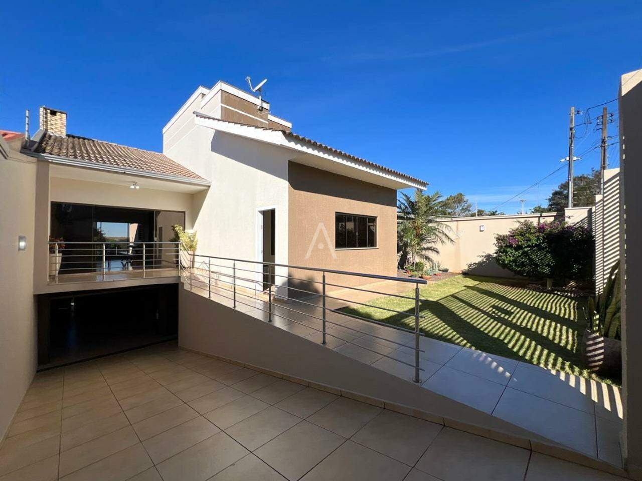 Casa Residencial para à venda no Bairro UNIVERSITARIO em CASCAVEL: 