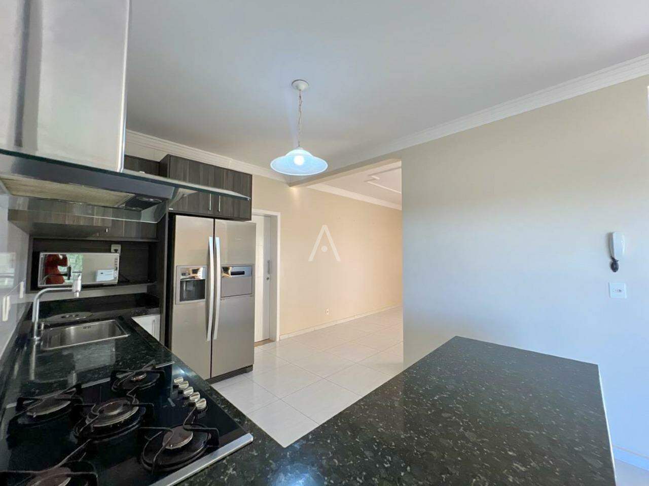 Casa Residencial para à venda no Bairro UNIVERSITARIO em CASCAVEL: 