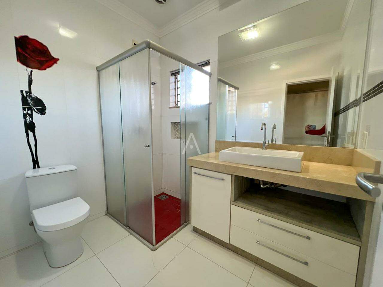 Casa Residencial para à venda no Bairro UNIVERSITARIO em CASCAVEL: 