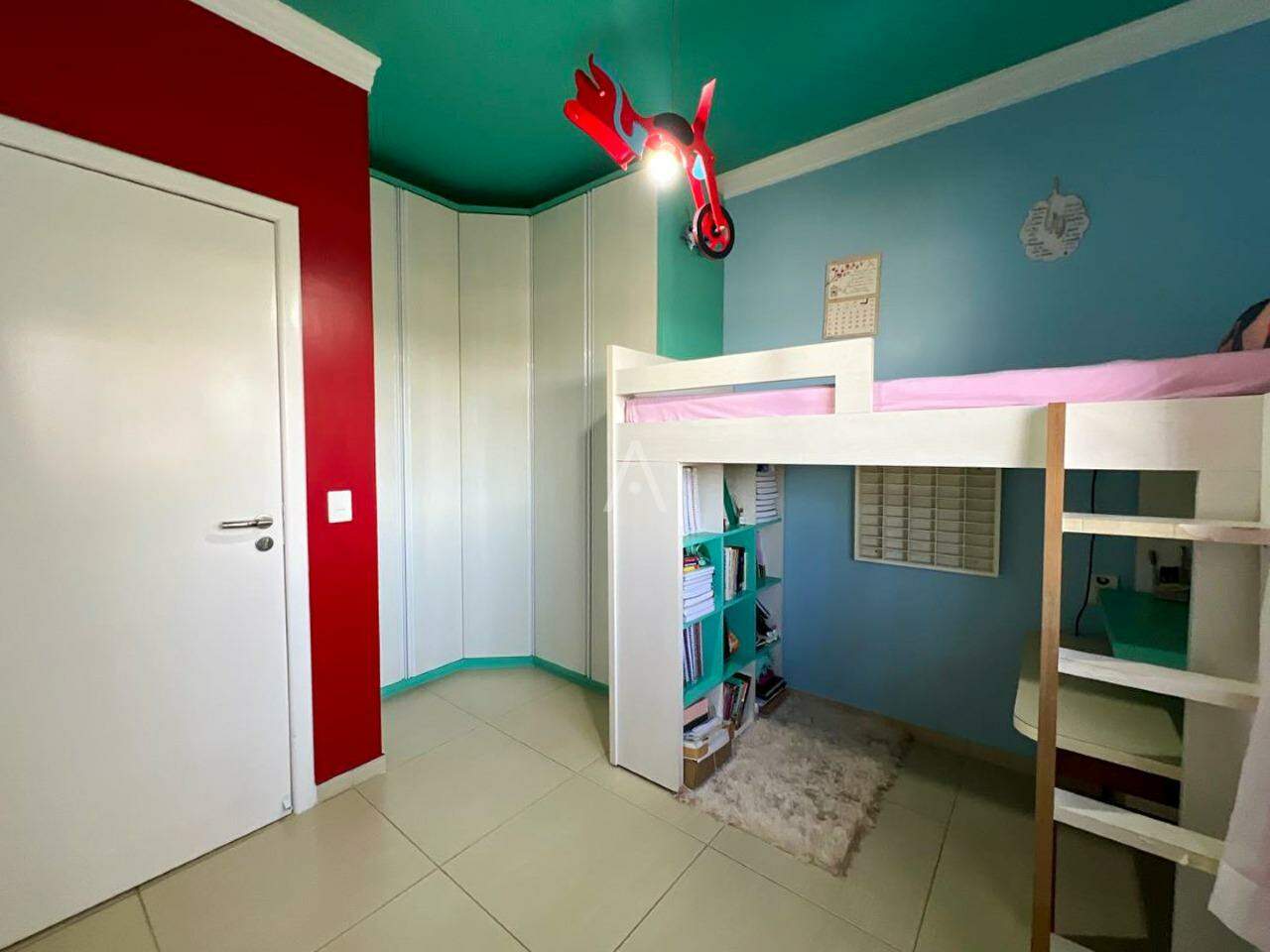 Casa Residencial para à venda no Bairro UNIVERSITARIO em CASCAVEL: 