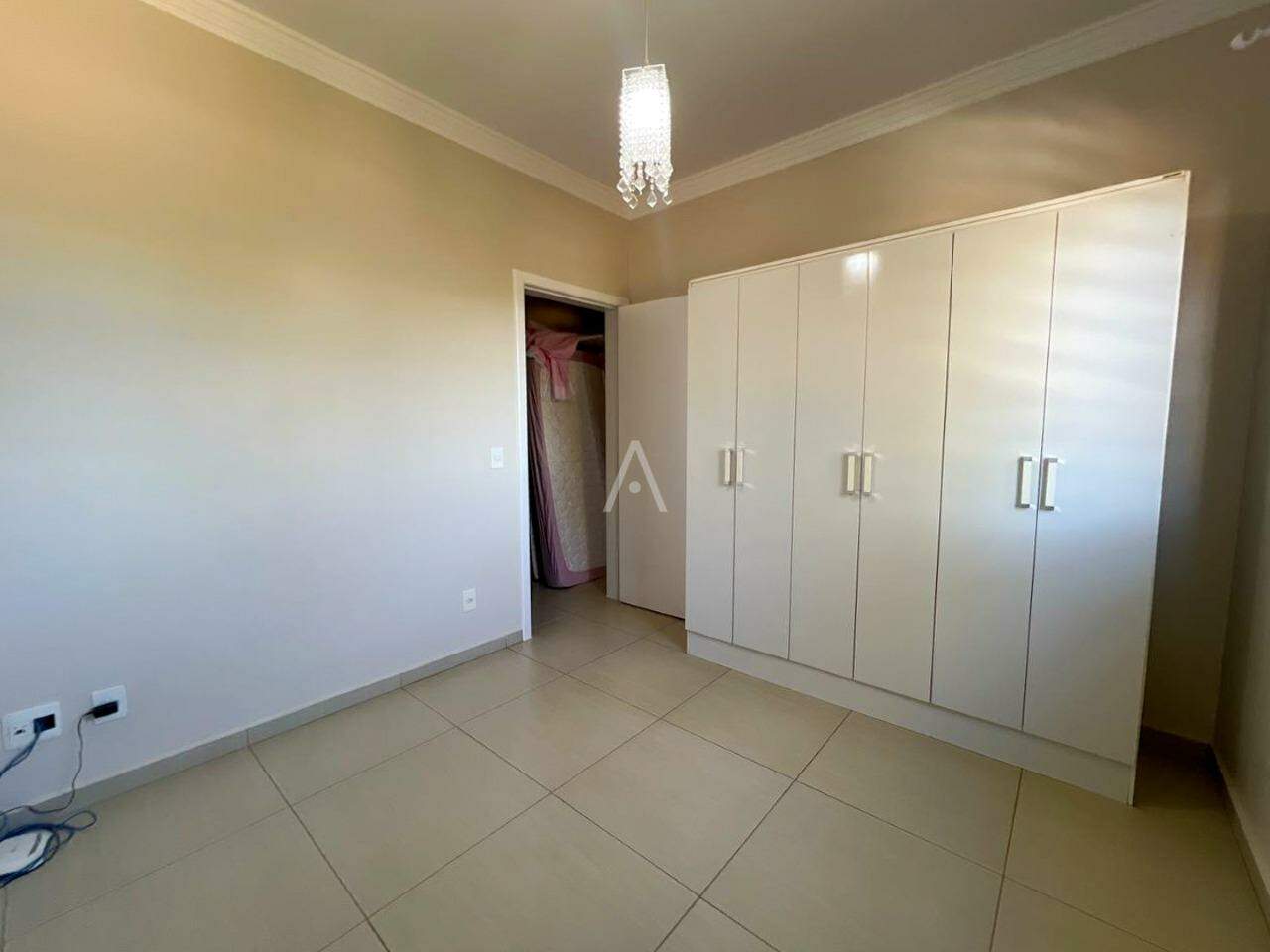 Casa Residencial para à venda no Bairro UNIVERSITARIO em CASCAVEL: 