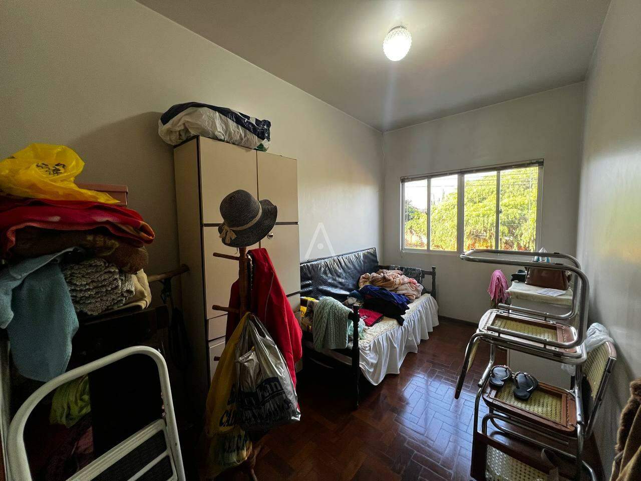 Casa Residencial para à venda no Bairro UNIVERSITARIO em CASCAVEL: 