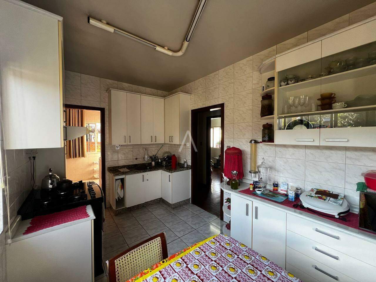 Casa Residencial para à venda no Bairro UNIVERSITARIO em CASCAVEL: 