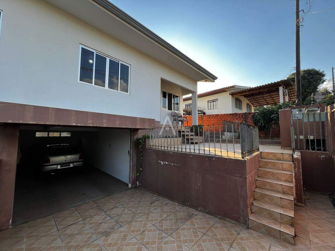 Casa Residencial para à venda no Bairro UNIVERSITARIO em CASCAVEL: 