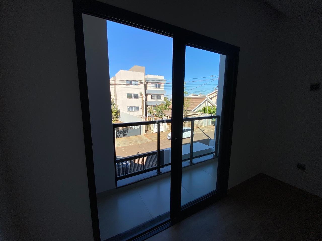 Sobrado para à venda no Bairro JARDIM GISELA em TOLEDO: 