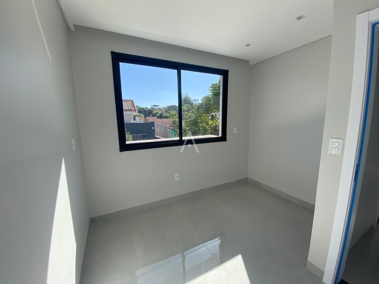 Sobrado para à venda no Bairro JARDIM GISELA em TOLEDO: 