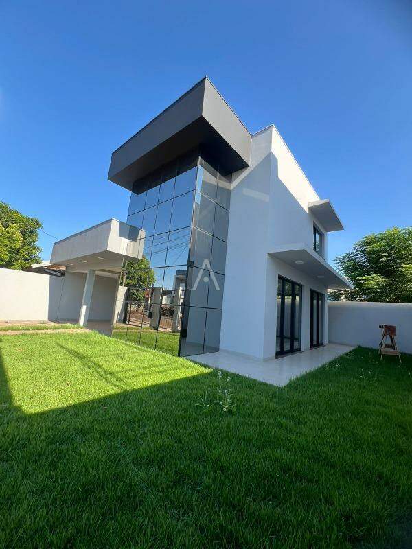 Sobrado para à venda no Bairro JARDIM GISELA em TOLEDO: 