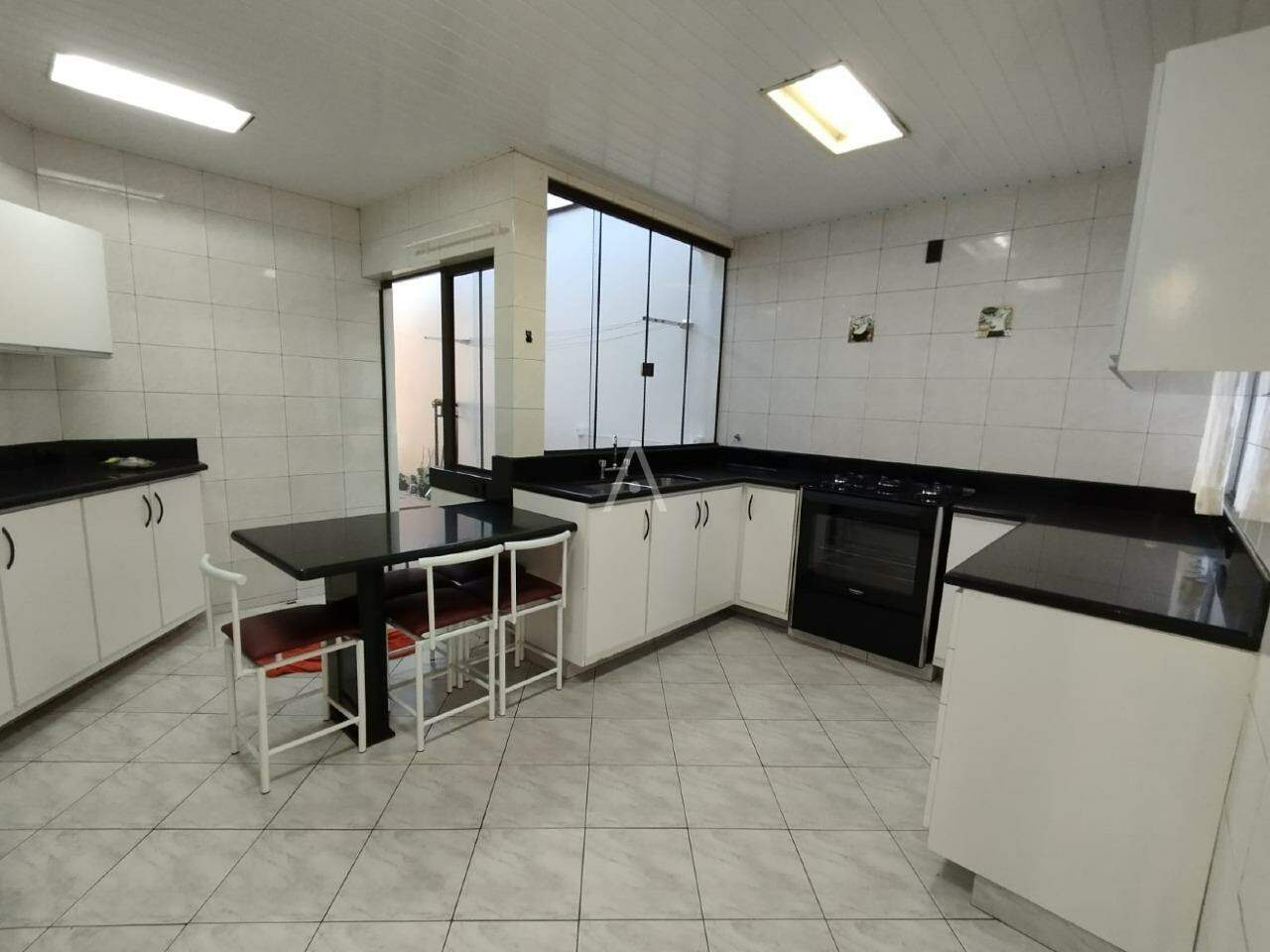 Casa Residencial para à venda no Bairro RECANTO TROPICAL em CASCAVEL: 