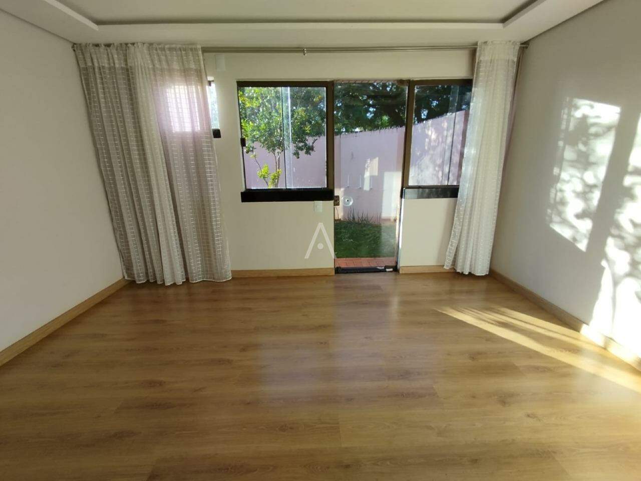 Casa Residencial para à venda no Bairro RECANTO TROPICAL em CASCAVEL: 