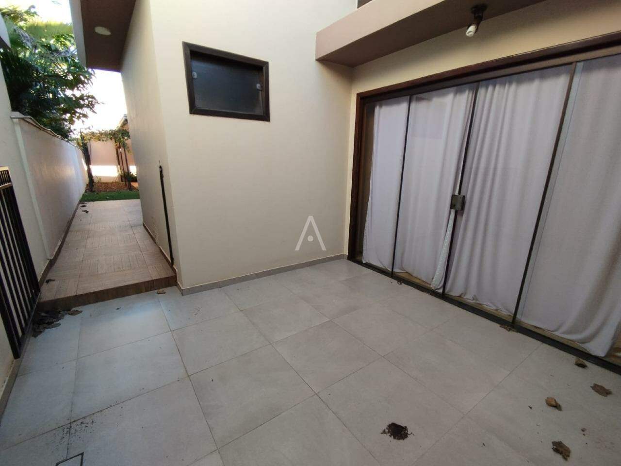 Casa Residencial para à venda no Bairro RECANTO TROPICAL em CASCAVEL: 