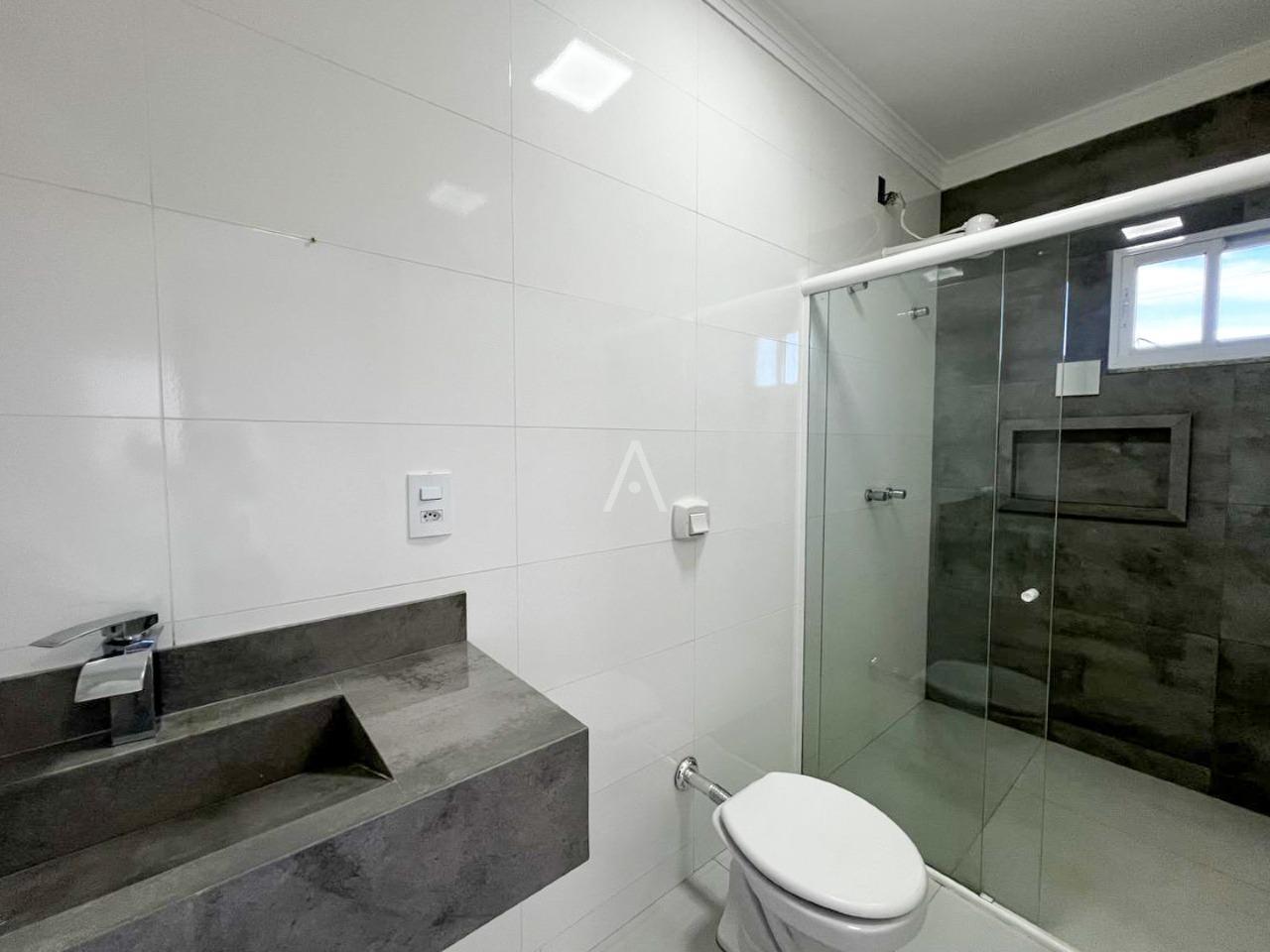 Sobrado para à venda no Bairro CANADA em CASCAVEL: 