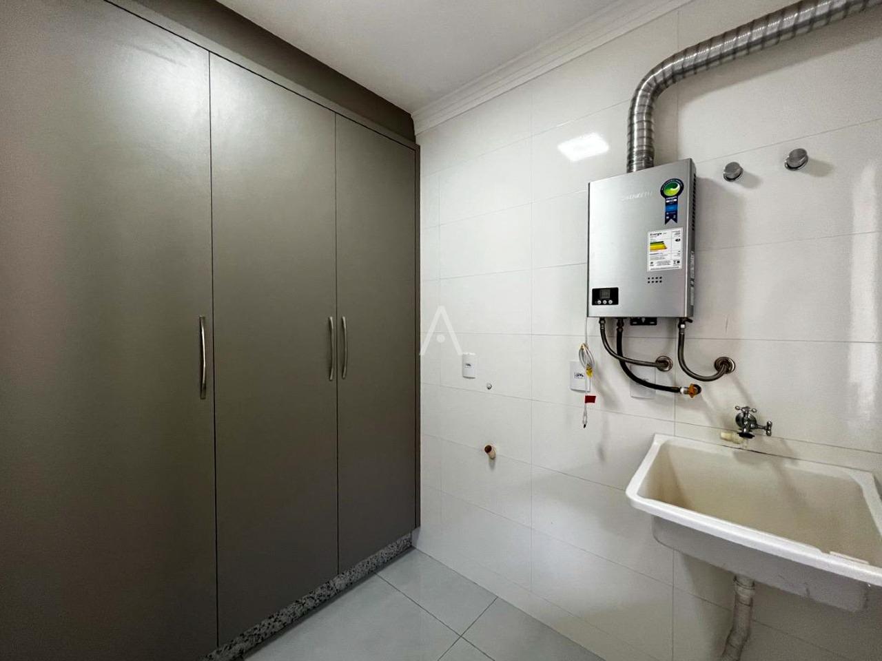 Sobrado para à venda no Bairro CANADA em CASCAVEL: 