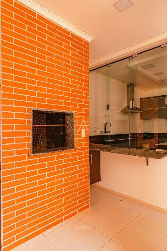 Sobrado para para aluguel no Bairro JARDIM GISELA em TOLEDO: 