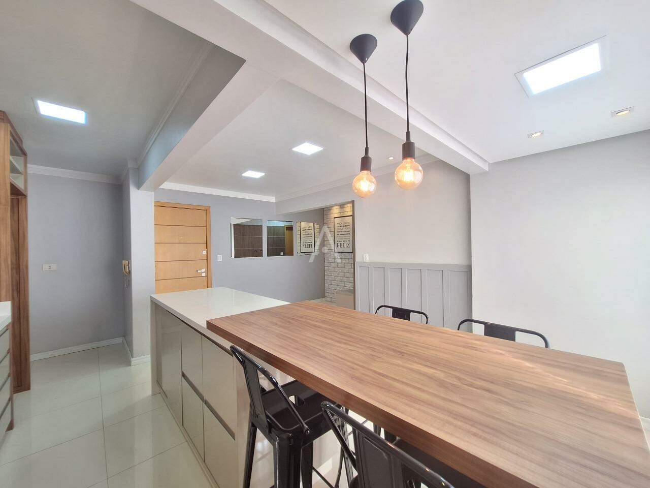 Apartamento para para aluguel no Bairro CENTRO em CASCAVEL: