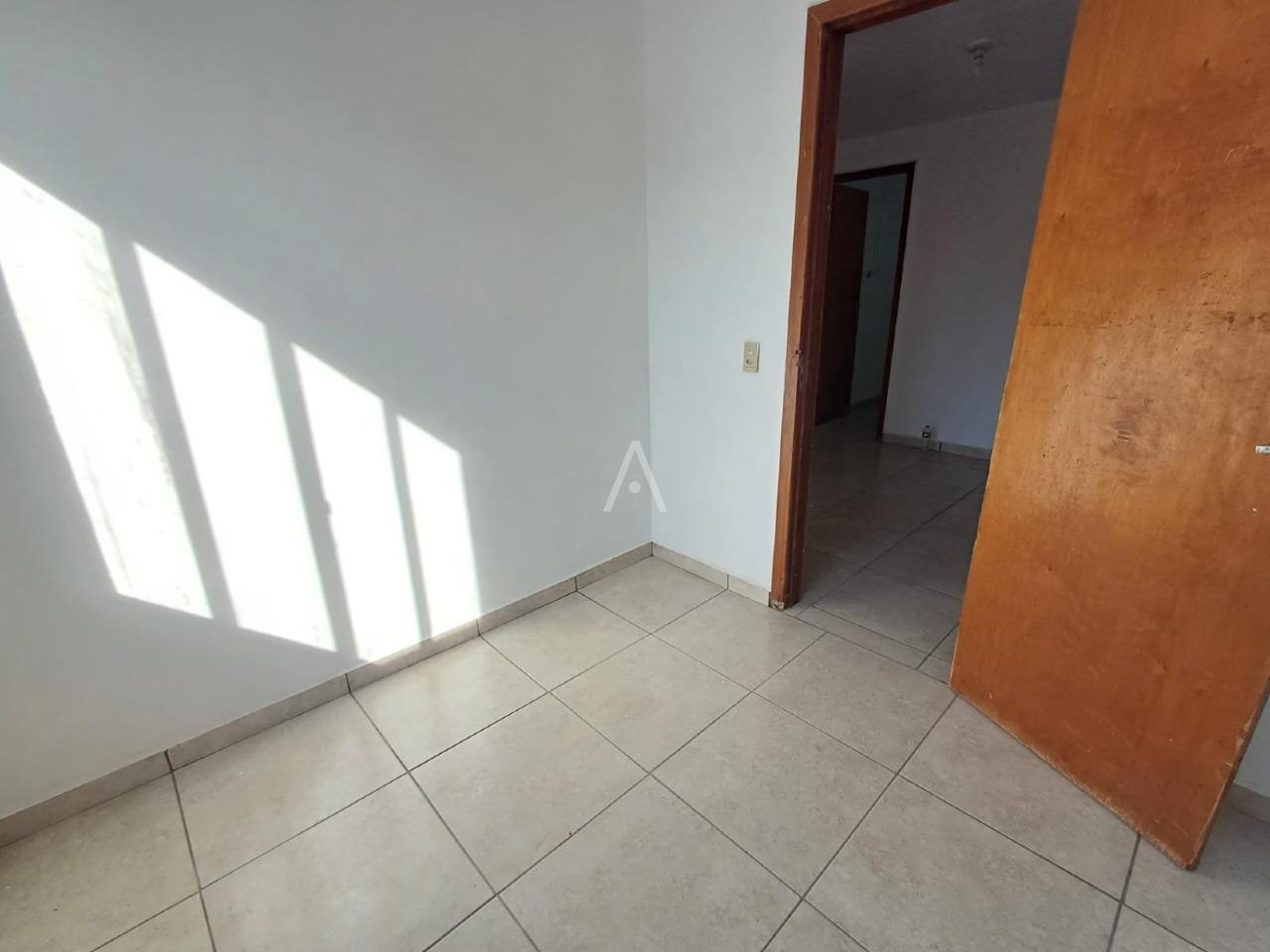 Casa Residencial para à venda no Bairro PERIOLO em CASCAVEL: 