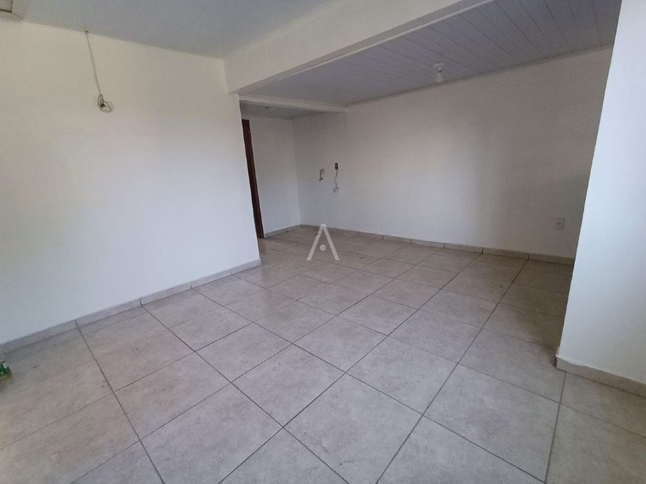 Casa Residencial para à venda no Bairro PERIOLO em CASCAVEL: 