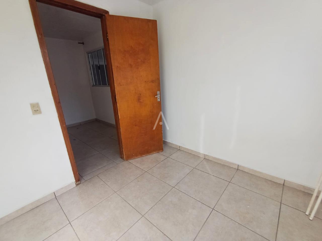 Casa Residencial para à venda no Bairro PERIOLO em CASCAVEL: 