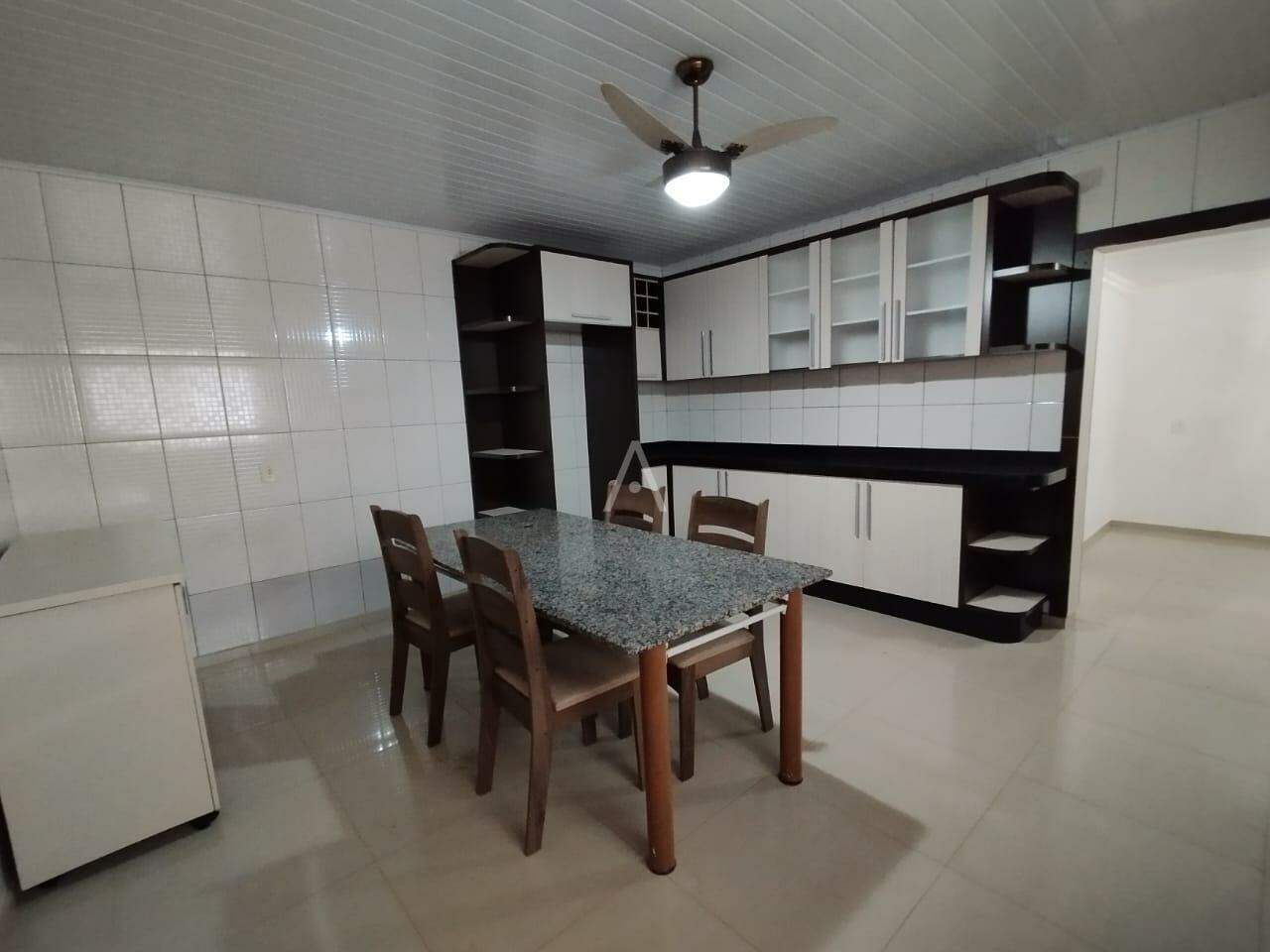 Casa Residencial para à venda no Bairro NOVA CIDADE em CASCAVEL: 