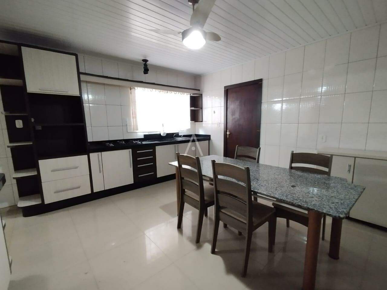 Casa Residencial para à venda no Bairro NOVA CIDADE em CASCAVEL: 